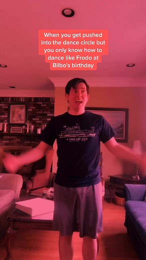 Bilbo Baggins Birthday Dance: Frodo Dance Circle Moment