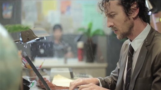 Wrong (2012) - Bande annonce