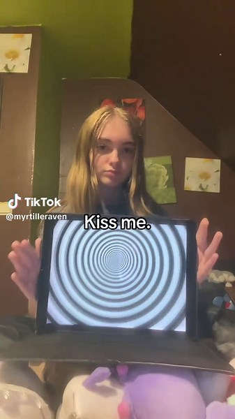 Trend Kiss Me: Join the TikTok Challenge!