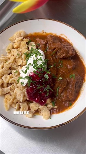 Klassisches Rindsgulasch Rezept für 4 Personen