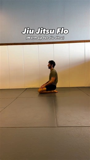 Save and use this Jiu Jitsu Flo as a warm up before your next Jiu Jitsu Class. Focus on moving in sync with your breath. Set a timer for 5 minutes and alternate sides. “Move with Intention”#jiujitsuflo #jiujitsu #bjj #brazilianjiujitsu | Jiu Jitsu FLO
