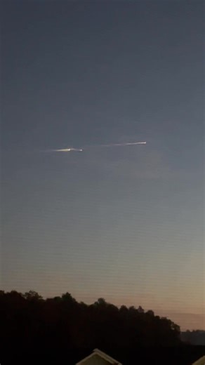 497K views · 3.9K reactions | Lots of video on today's Space-X re-entry. No, for the eleventy billionth time, it's not aliens. (Well, Probably)   John Cangeme | Denis Phillips | Facebook