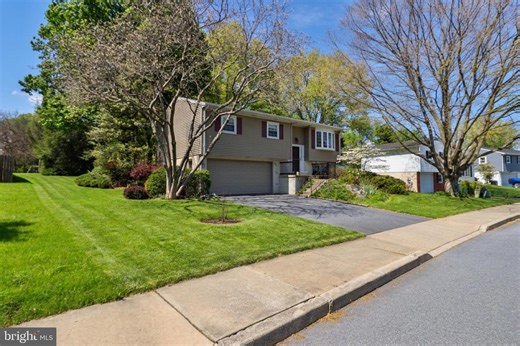 34 S Oak St, Lititz, PA 17543 - MLS PALA2087292 - Coldwell Banker