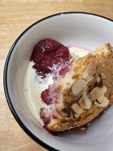 Who doesn't love a warm pudding on a cold night! You can swap.out the fruit for whatever takes your fancy...enjoy! | Mummas Kitchen