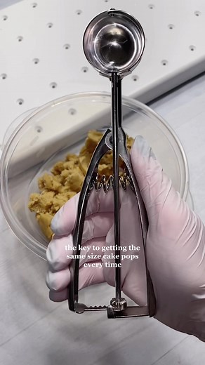 Baker Scale for Precise Cake Pop Dough Measurement