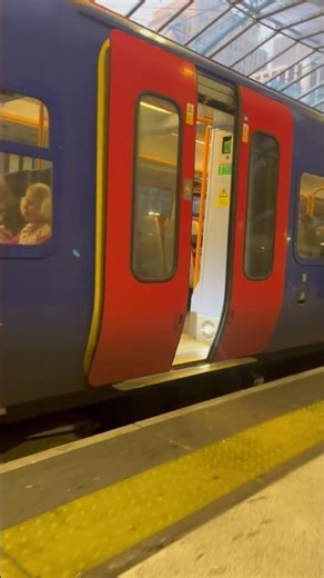 Rare Class 458/5 at Waterloo #train