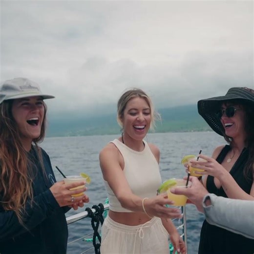 Sea Paradise Hawaii — 40 Years on the Kona Coast [Square]