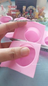 Try using baking molds for your resin crafts. It's cheaper and more durable. Happy crafting 🫰🩷 *I'm using 15-cavity mini muffins silicon mold on the video that you can get from most online shops like temu, amazon, shein and ali express. #resinsmallbusiness #resincreate #resinwithme #resinforbeginners #resinhacks #resintips #howtoresin #handmade #gifts #art #diy #crafting #smallbusiness | Ejoy's Art Space