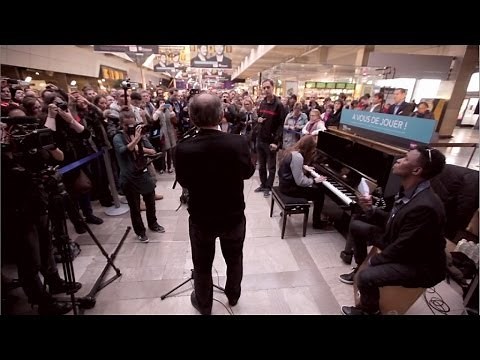 Grand Corps Malade et Richard Bohringer - Course contre la honte (Live dans les gares)