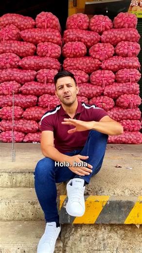 Bancolombia on Instagram: "¿Tu negocio ya está listo? Con la Llave Bancolombia Negocios, recibirás pagos de todas las entidades, sin comisiones en el plan básico, gratis y rápido. ✅ Bre-B con B de bueno para tu negocio y con B de Bancolombia."
