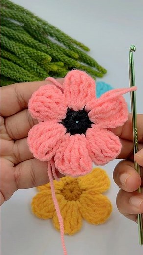 TUTORIAL HERE!👆 Easy Crochet Flower Tutorial | Beginner Friendly Pattern