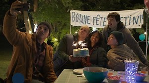 17K views · 292 reactions | Alors que Félix subit une nouvelle opération, deux jeunes s’ajoutent au groupe : Rania, rescapée d’un incendie et Margot, atteinte d’un cancer des ovaires. ⭕ Les Bracelets rouges saison 2  Dès le mardi 10 janvier | 20h | À TVA et TVA+ | TVA | Facebook