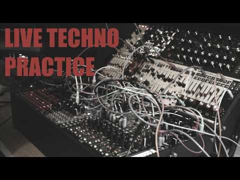 The madness of Shakmat Battering Ram & Overstayer MC (live techno improvisation)