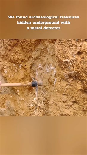 We found archaeological treasures hidden underground with a metal detector 😱. #goldmining #golddiscovery #goldhunting #treasurehunt #metaldetecting #treasure