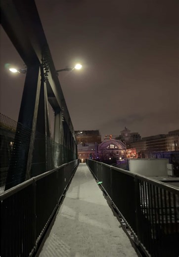 reflection time 🧖‍♂️ #berlin #winter