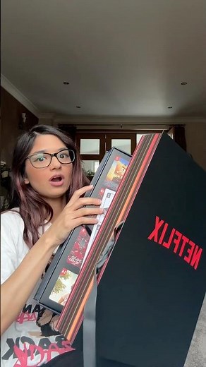 😱 UNBOXING THE NETFLIX ADVENT CALENDAR