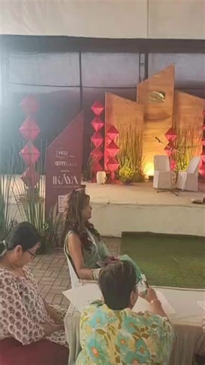 FICCI FLO Pune on Instagram: "Our guests & visitors at Kapa Yatra are enjoying the Warli art workshop #indianart #flopune #indianart"