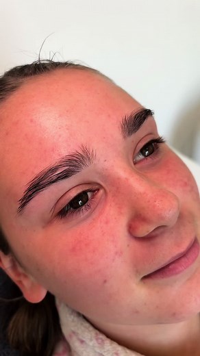 Expert Brow Waxing and Tinting Services in Cardiff
