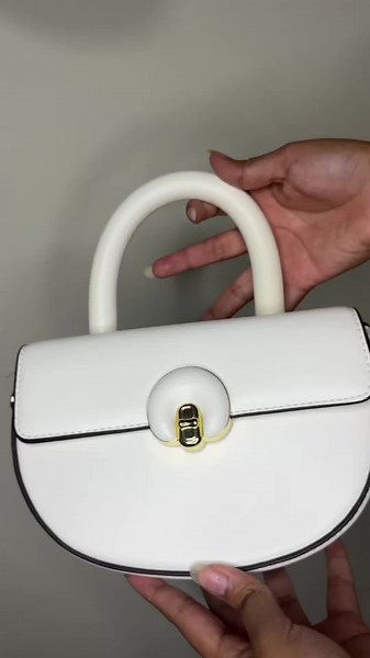 Bandolera tipo Pinterest😩🎀✨ Incluye correa tipo cinturón💕 #carteras #bags #minibag #carterasybolsas #bandolera #navidad #regalo