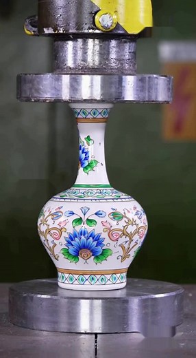 Vase Paint Smash | Planet Flow