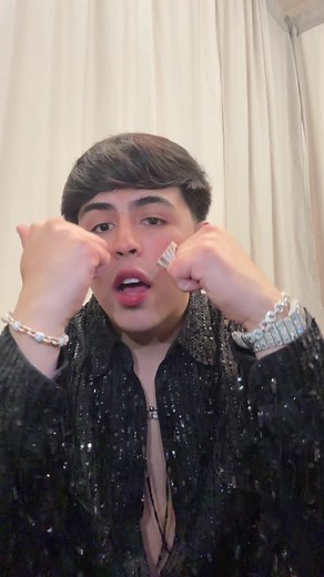 Oscar Maydon: Pobrecito Ahora Se Queda Mirando