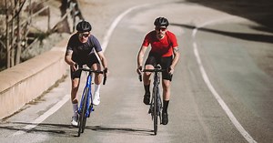 Programme d'entraînement vélo de route gratuit : progresser en montée