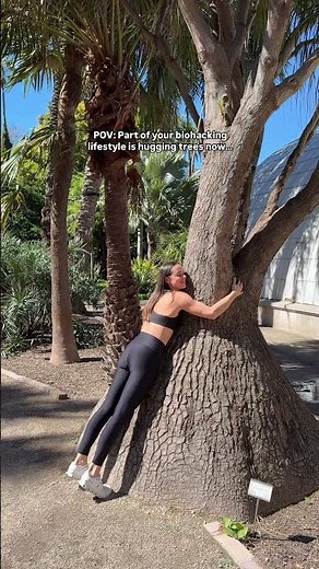 POV: Part of your biohacking routine is hugging trees now 🌴 #treehugger #biohacking #grounding