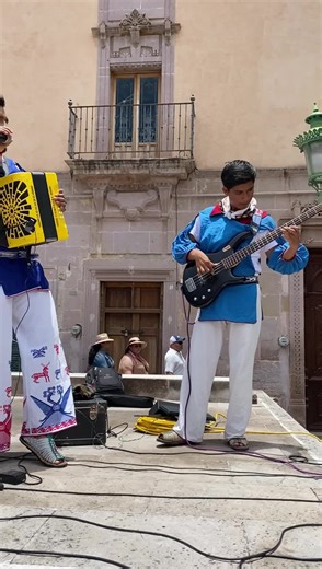 67K views · 1.9K reactions | Presentación musical del grupo “Paly y sus Legítimos Sierreños”  | Enconecte Jerez | Facebook