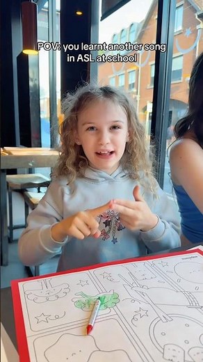 She learnt another song in ASL #jonathanjoly #shorts