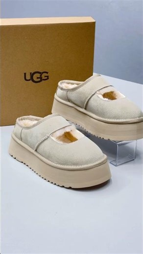UGG Women Boots #sneakersbykk #luxuryshoes #designershoes