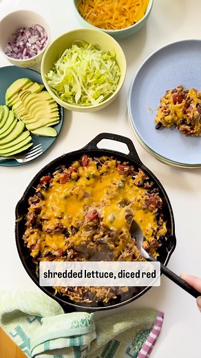 It’s perfect for the last few chilly days of the season. How To Make @cookinrd’s Cheesy Baked Taco Skillet To make 4 to 6 servings, you’ll need: - 1 pound ground sirloin or 90% lean ground beef - 1 (14.5-ounce) can diced fire-roasted tomatoes, undrained - 3/4 cup water - 1 (4-ounce) can diced green chiles - 1 (1-ounce) packet taco seasoning (mild, medium, or hot) - 1 (10-ounce) package frozen cooked rice - 1 (15-ounce) can black beans, drained and rinsed - Salt and pepper, to taste - 2 cups shre