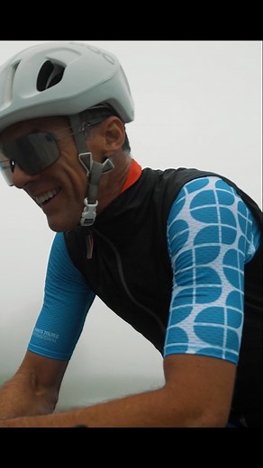 Our cycling ambassador, David Millar, shared his wealth of knowledge about how to prepare for the Etape du Tour. David rode the route a few months ago, so it was amazing for our cyclists to learn important aspects such as pre-race nutrition leading up to the event. We wonder how to Tour de France pros are getting ready for these challenging climbs are we get closer to stage 14 of the race 🚴⛰️ | Sports Tours International