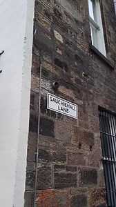 LIVE updates as Sauchiehall Lane remains cordoned off following a rape. Police are seen standing guard at the entrances and exits of the city centre lane. Cops were called to area at 3.10am this morning. This is a breaking incident, more as we have it... LIVE UPDATES HERE: https://www.glasgowtimes.co.uk/news/25614882.live-updates-sauchiehall-lane-glasgow-taped-off/ | Glasgow Crime