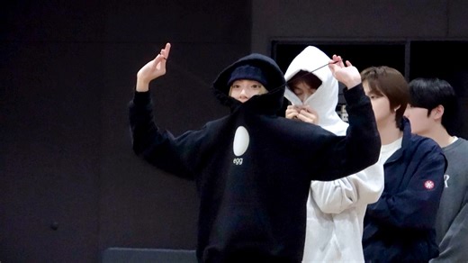 ALPHA DRIVE ONE 'FREAK ALARM' 舞蹈练习幕后花絮