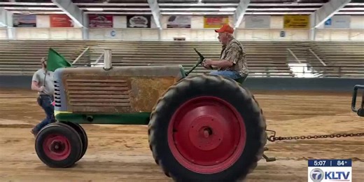 Antique tractor pull brings family fun to Henderson