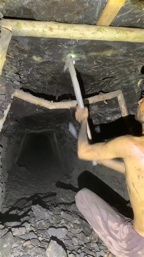 issueGold hunter finding gold underground gold mining tunnel #goldfinding #claustrophobiccave #cavedive #caveexploring #jadestonecuttingE #secrettreasure #diamondmining #treasurefinding #blackdiamond #usa | Mission Mining