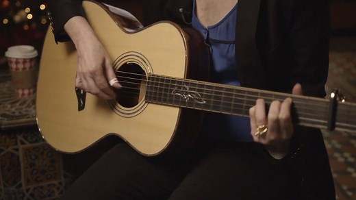 14K views · 903 reactions | «Luka» es una canción grabada por Suzanne Vega y publicada como sencillo en 1987. Ha sido su éxito más vendido en los Estados Unidos alcanzando el número 3 en la Billboard Hot 100. Esta canción fue una de las primeras en tratar el tema del abuso infantil y la violencia doméstica. | Videos Musicales Solo En Hd | Facebook