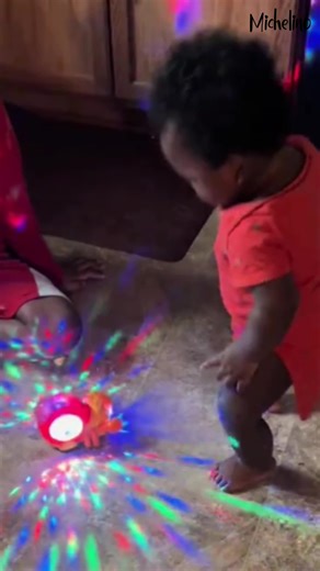 Groovin’ Snail: The Tummy Time Music Buddy!