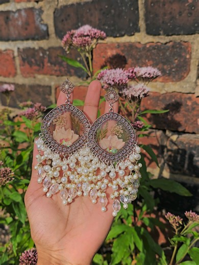 Customised handmade jhumka🌸Open for Eid orders. Get yours customised ✨️#resinpourbym #customisedresinjewellery #customisedresinjhumka #resinjhumka #resinpourbymlive