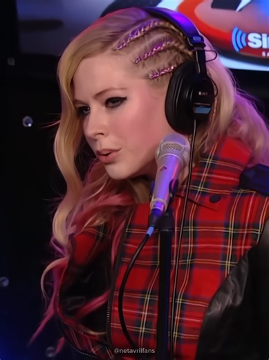 Avril Lavigne - Breakaway: A 2000s Rock Anthem