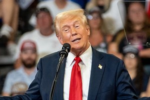 Trump reinstalls a Coca-Cola button in the Oval Office