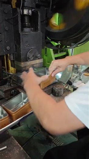 We're making small boxes that can hold candies , tea desserts, and stuff like that#factory #machine