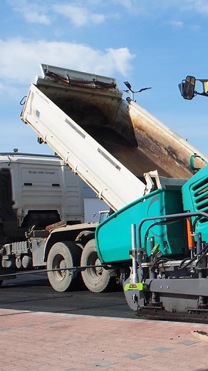 Hier wird Zukunft gebaut – Meter für Meter. Wenn du gerne draußen arbeitest, Verantwortung übernimmst und Teil eines starken Teams werden willst: Bei Gringel Bau Plan bekommst du Sicherheit, Technik & echten Teamzusammenhalt. 👉 Bewirb dich jetzt in nur 2 Minuten – ohne Lebenslauf! | Gringel Bau Plan GmbH