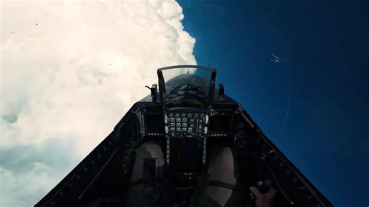 This fighter pilot is ripping through the sky in his jet, banking so hard the world flips upside down while he punches straight through massive clouds and dives toward the ocean below. You can see the other jets in formation, the G-forces pulling everything, and the pure thrill of flying so low over the water it feels like you’re skimming the surface. Would you ever climb into a jet and pull maneuvers like that where the sky and ocean trade places?