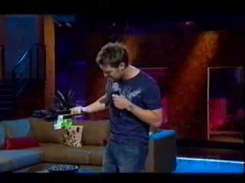 Rhod﻿ Gilbert- Loses his luggage. FUNNIEST SKETCH EVER!!