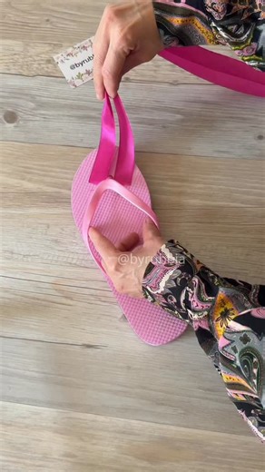 105K views · 9.1K reactions | Nothing fancy, just a little ribbon idea to dress up plain flip flops #fyp #byrubbia #instareels #tutorial #diy #flipflops #makeover #style #fashion #shoes | Rubbia | Facebook