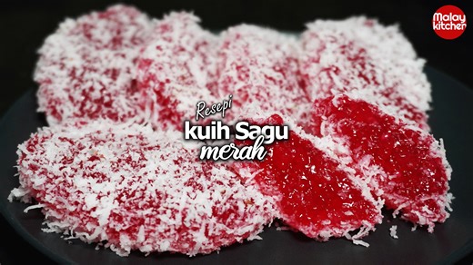 Kuih sagu merah antara kuih yang popular dikalangan masyarakat Malaysia. Kuih sagu selalunya bewarna merah dan disaluti dengan kelapa parut. Kuih yang 100 peratus berasaskan sagu ini dipanggil dengan nama Kuih Sagu Merah atau kuih sagu mata ikan atau kuih sagu delima. Ia manis dibahagian badannya dan dimakan dengan kelapa parut mewujudkan rasa lemak masin. Teksturnya yang berbiji-biji lembut dan kenyal ditambah dengan aroma sirap ros yang wangi , tertanya sungguh menyelerakan. Bahan-bahan : 2 ca