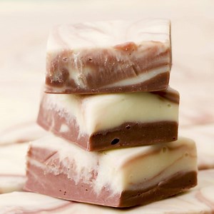 37K views · 421 reactions | Marbled Choc Mint Christmas Fudge is the...