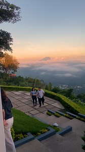 30 segundos de una tarde mágica 🌅💙 en #CaféSantaCruz #PlanesdeRenderos #TardesMágicas #MomentosenFamilia | Café Santa Cruz
