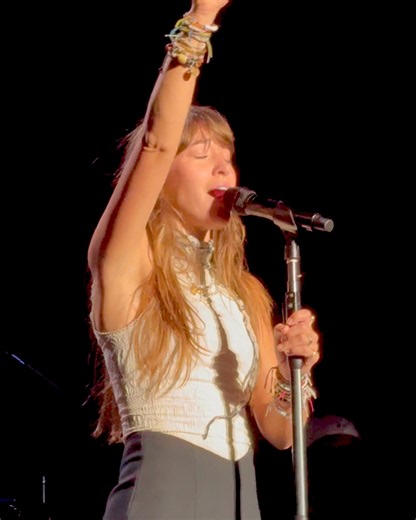 Lauren Daigle’s Powerful Ending to “Rescue” #laurendaigle #rescuesong
